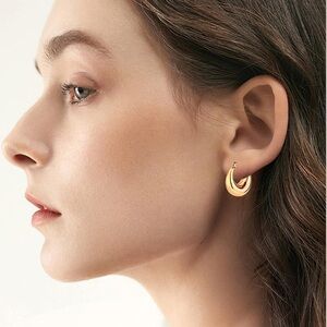 Chic Gold-Tone Hoop Earrings